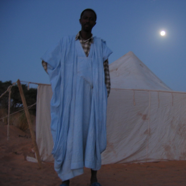 File:Khaima night uu bd1 nomadin astro b300dpi.png